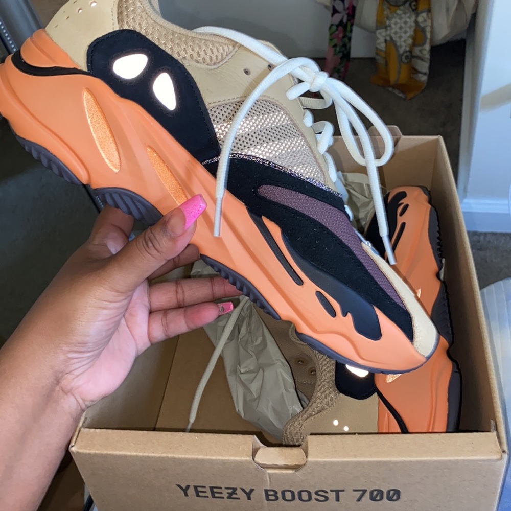 Yeezy Boost 700 'Enflame Amber' – Size US 9.5 M
